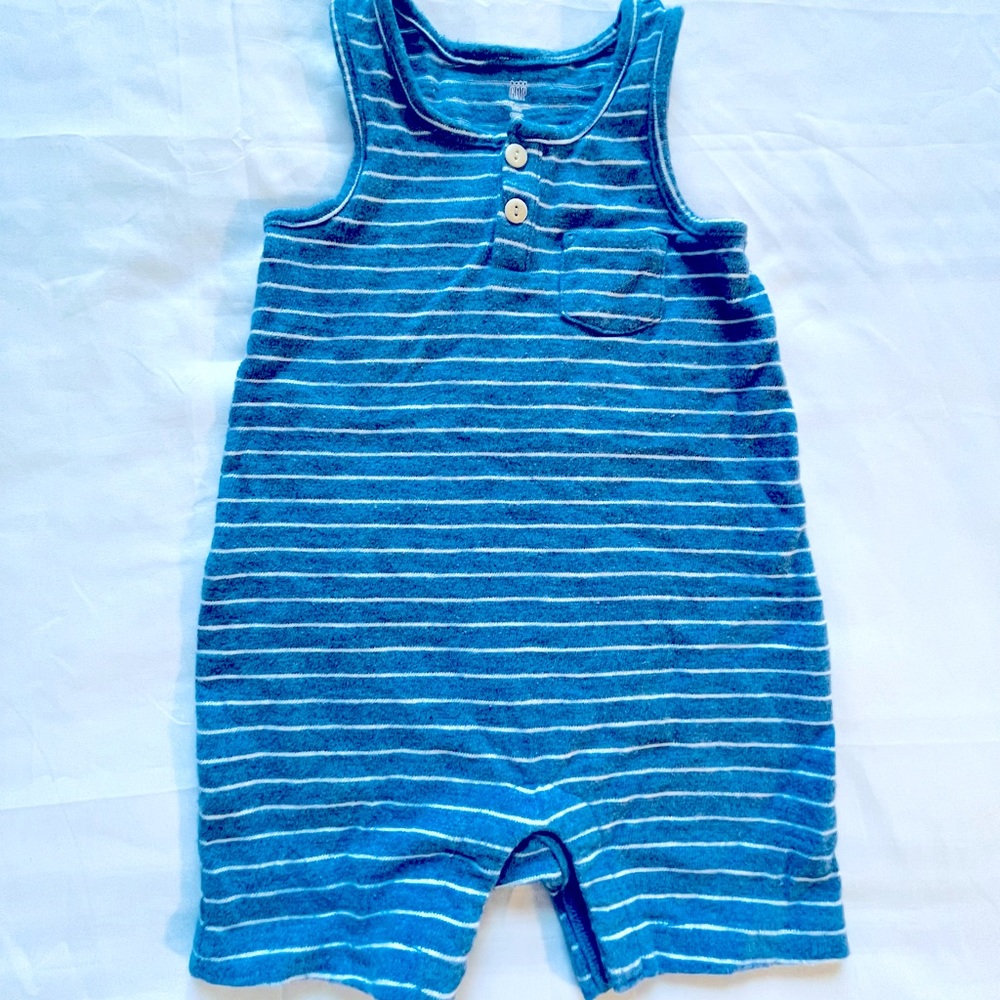 Kids toddler boy onesie/overall in good condition size size 12-18